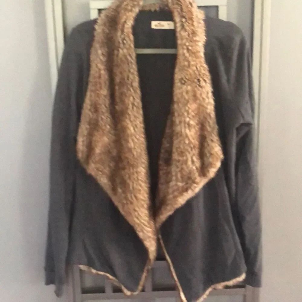 Hollister knit sweatshirt terry jacket with faux fur trim M/L